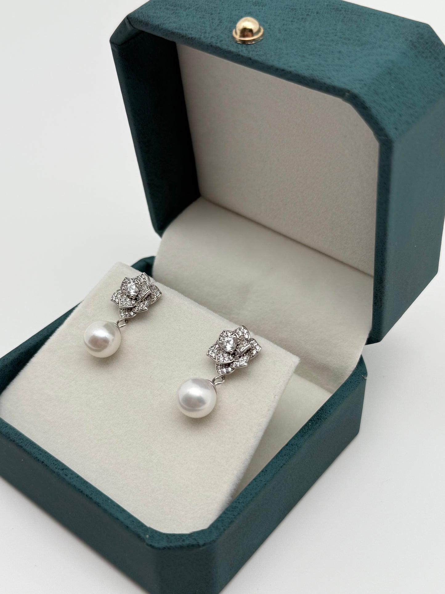 Filigree Dangling Pearl Earrings