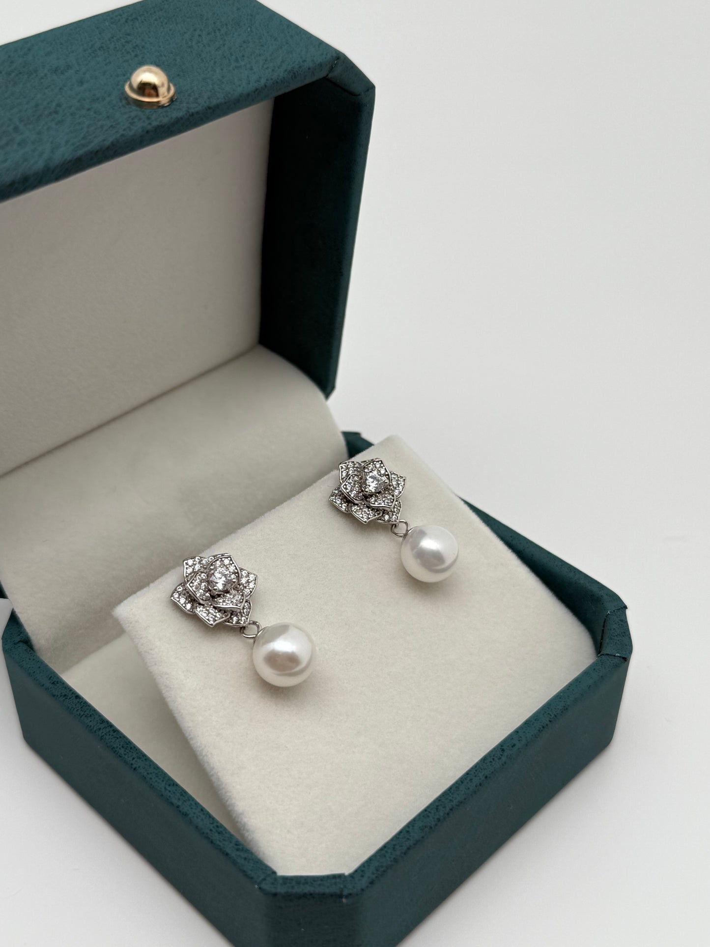 Filigree Dangling Pearl Earrings