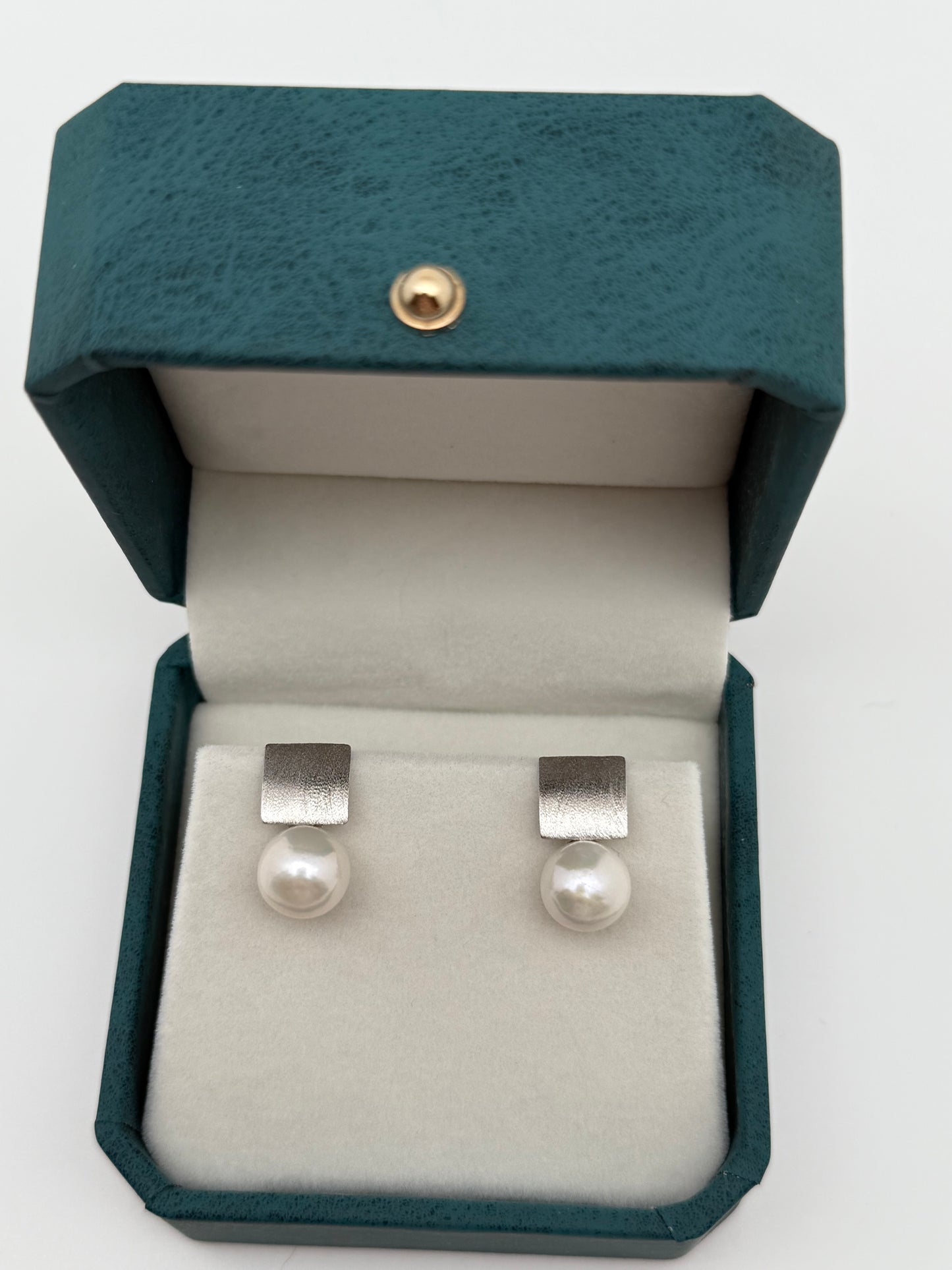 Cultural Freshwater Pearl Square Earring Studs