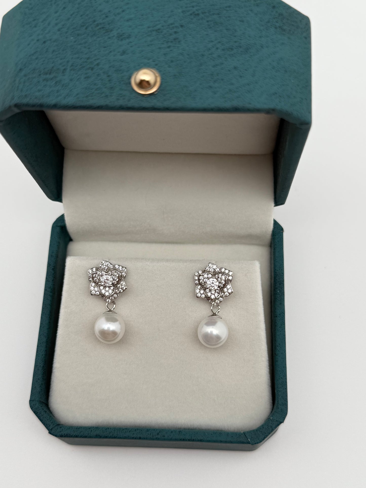 Filigree Dangling Pearl Earrings