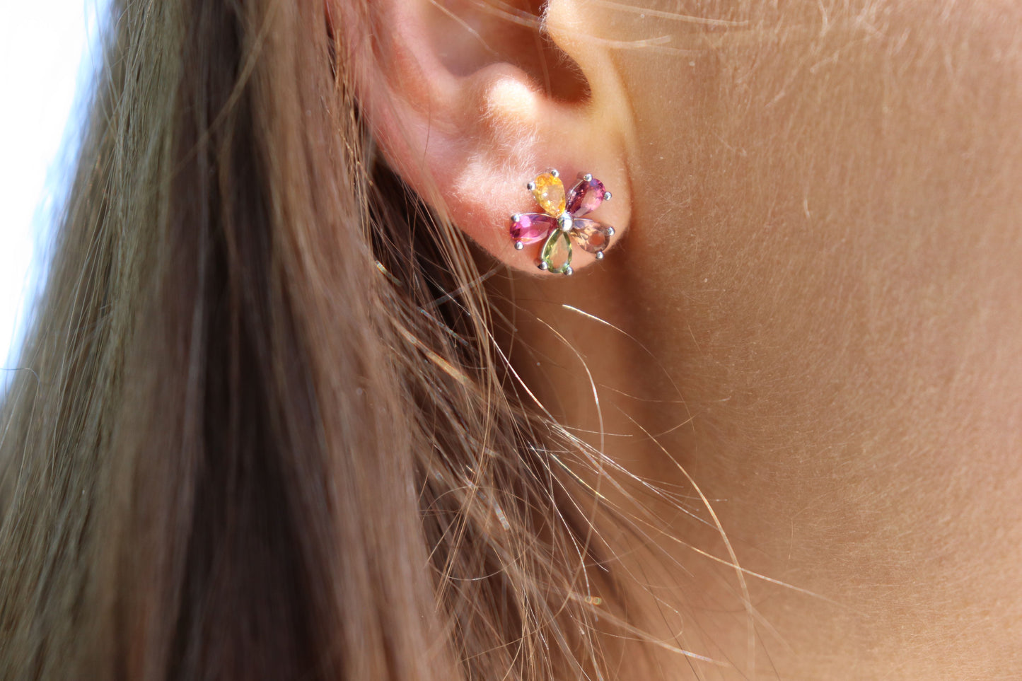 Flower gemstone earring studs