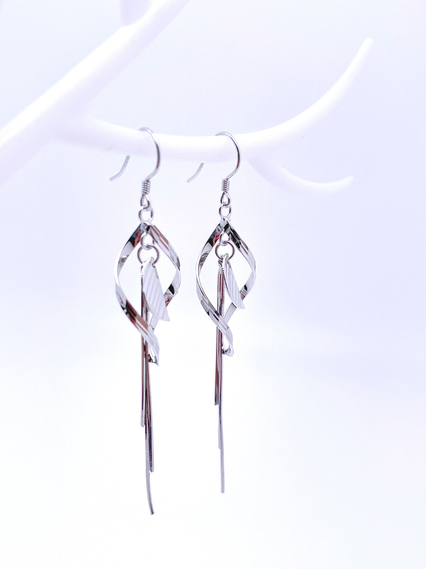 Twist Leaf Tassel Earrings
