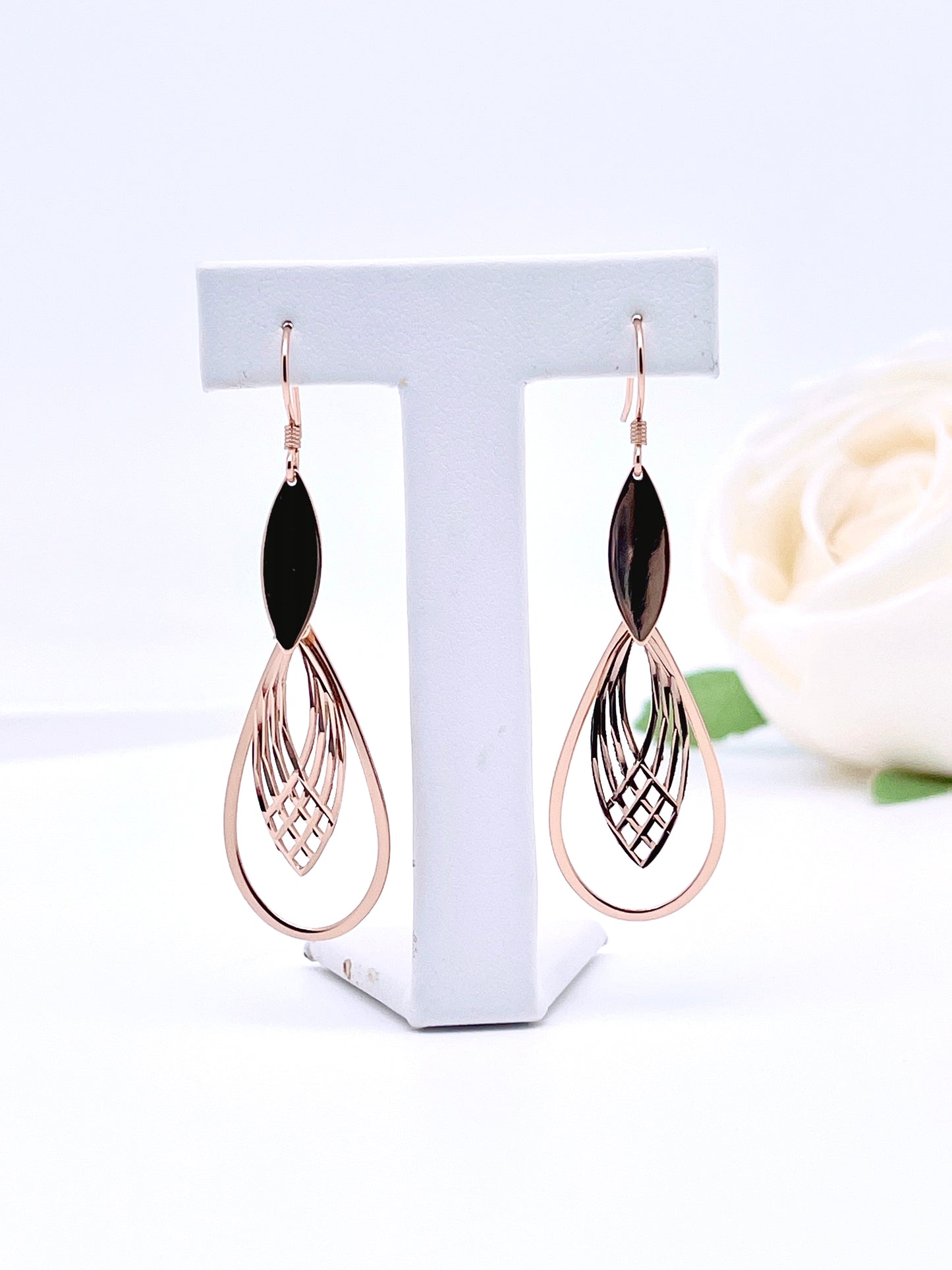 Teardrop-shape Dangle Earrings