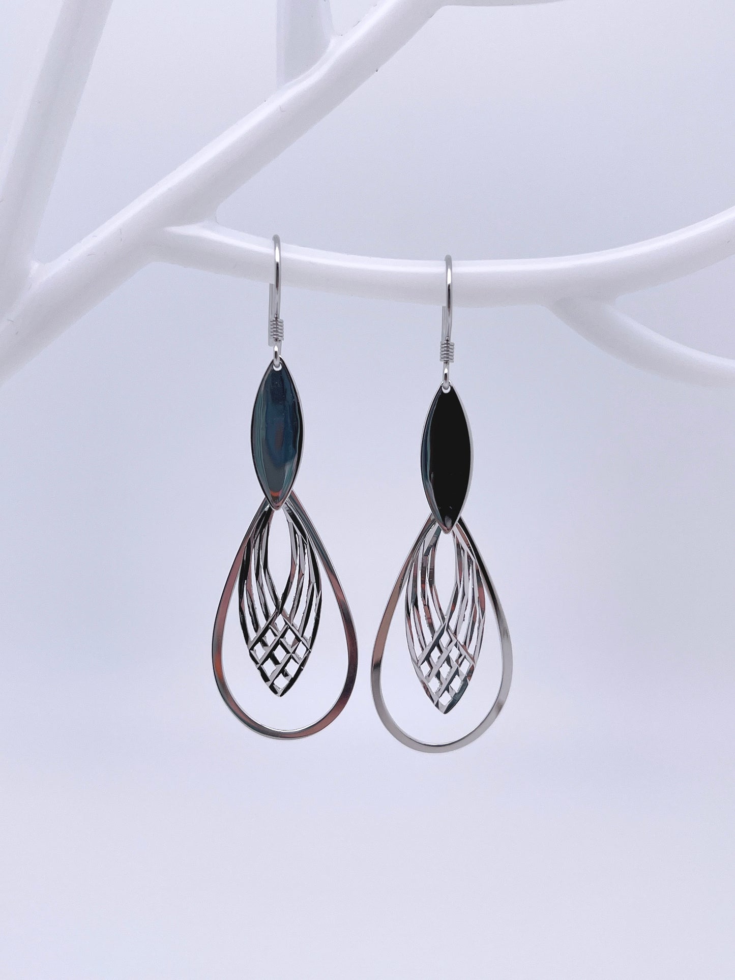 Teardrop-shape Dangle Earrings