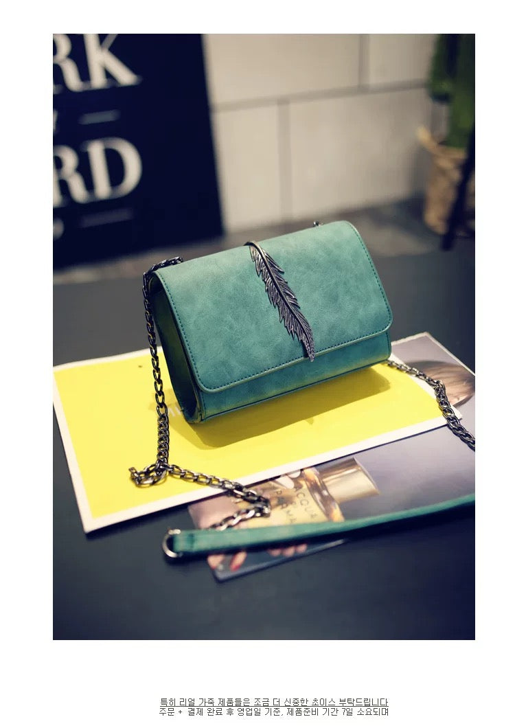 Small Leaf Saddle Bag