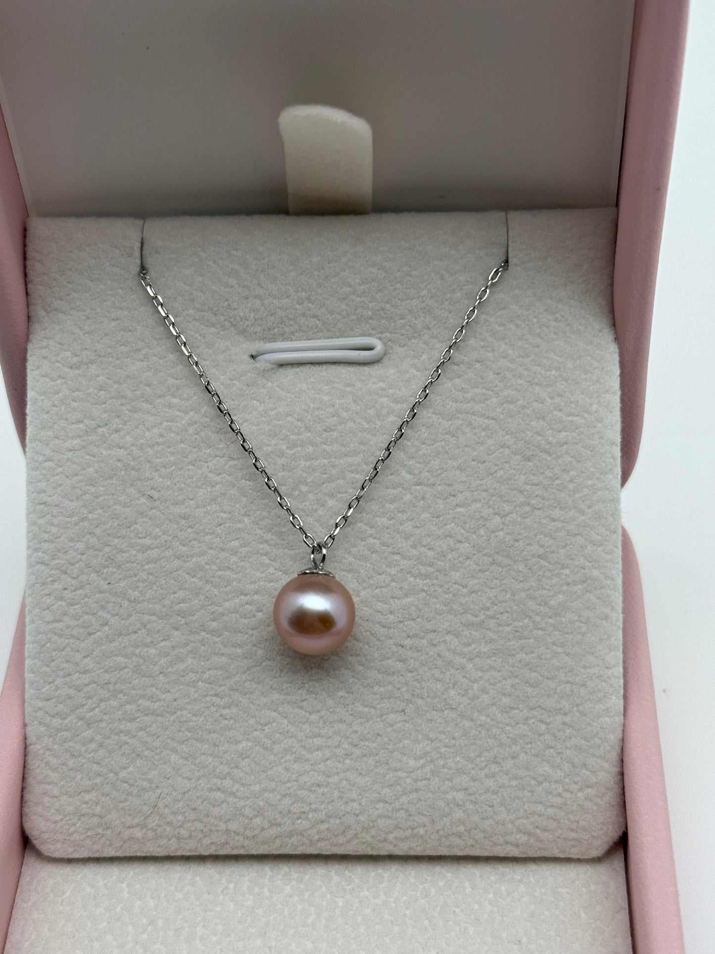 Single Pearl Pendant