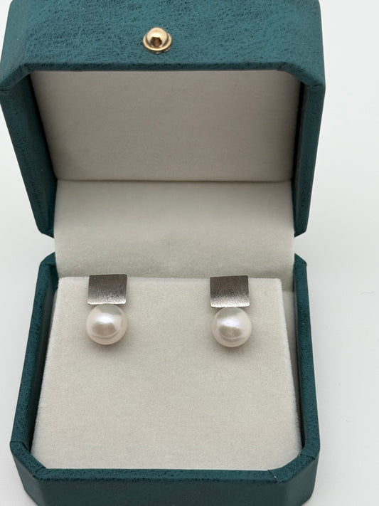 Cultural Freshwater Pearl Square Earring Studs