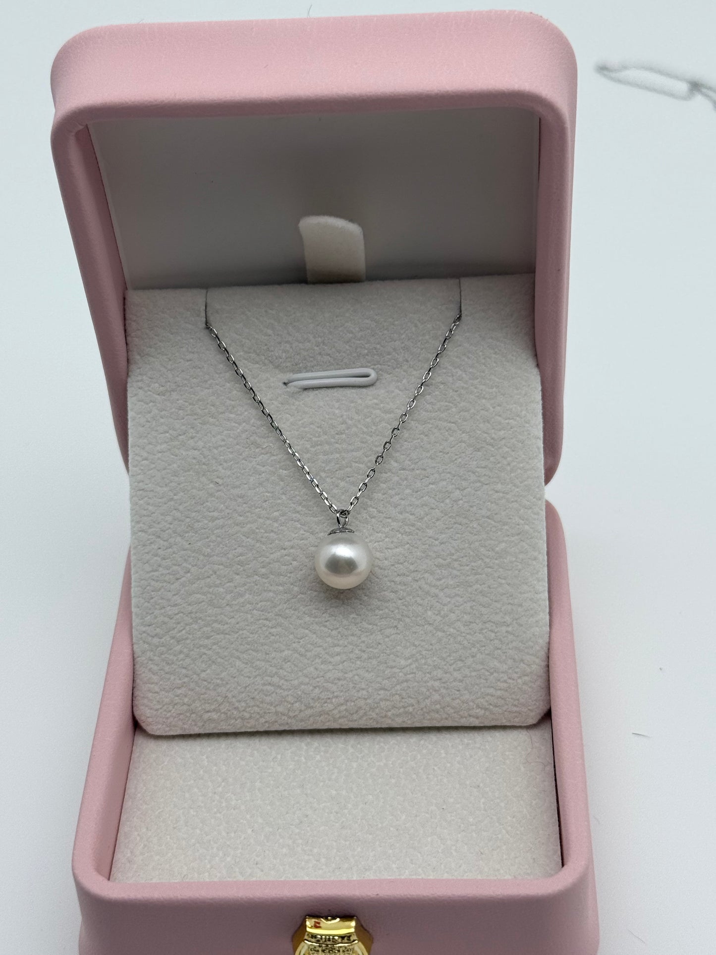 Single Pearl Pendant