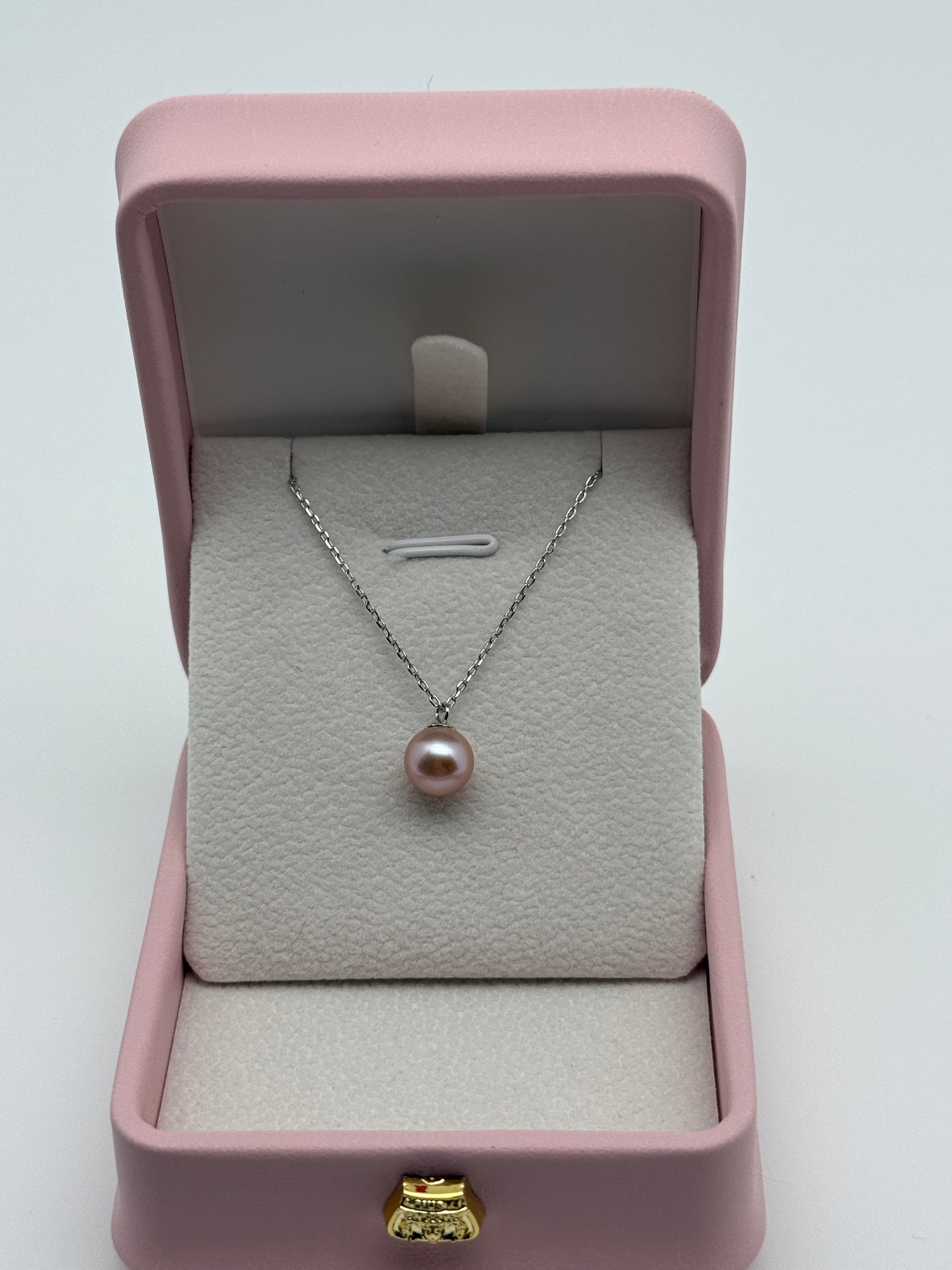 Single Pearl Pendant