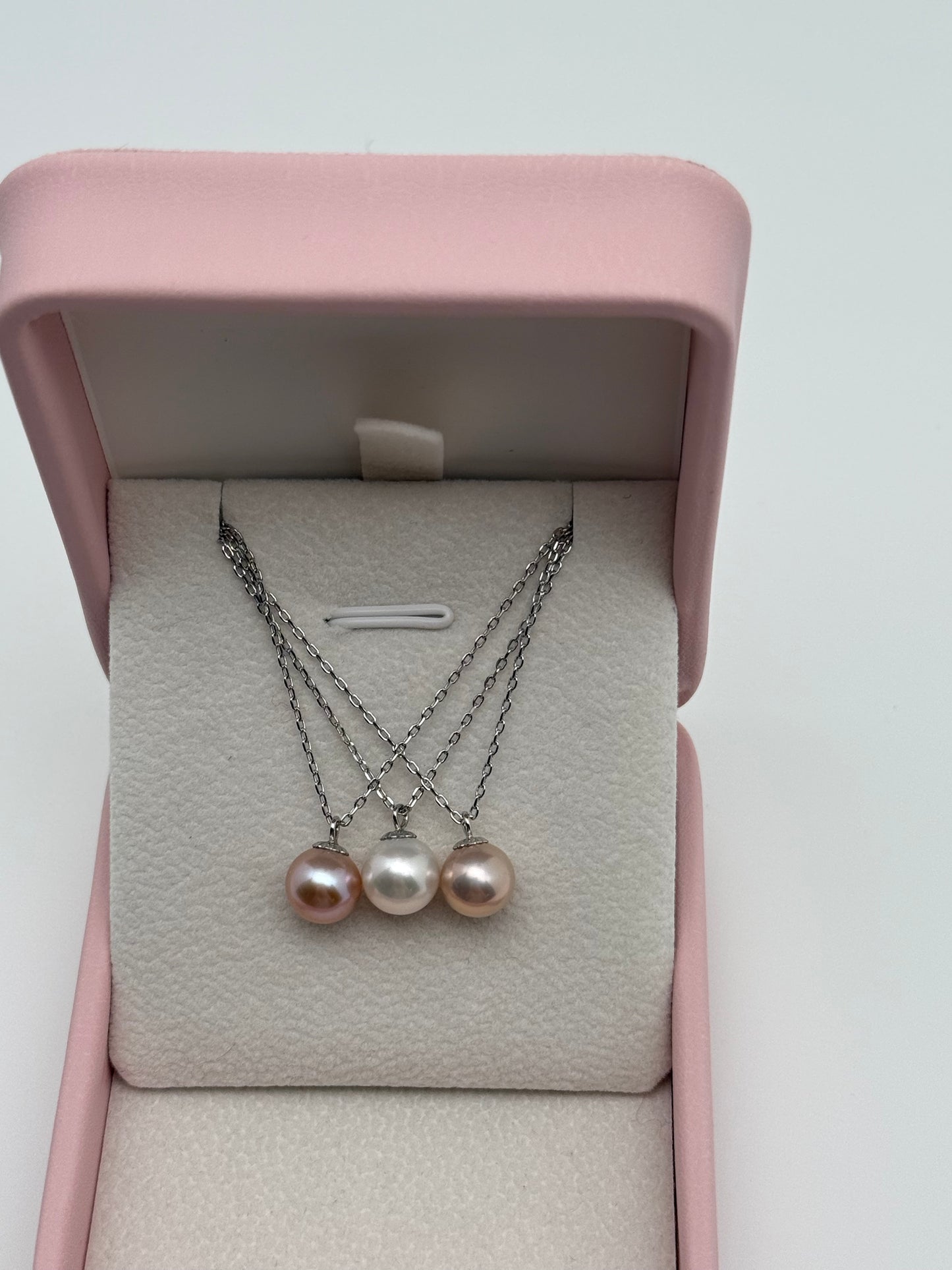 Single Pearl Pendant