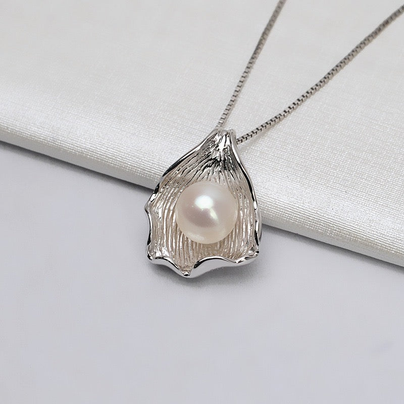 Oyster Pearl Heart & Floral Pendant Set | The Wish Pearl