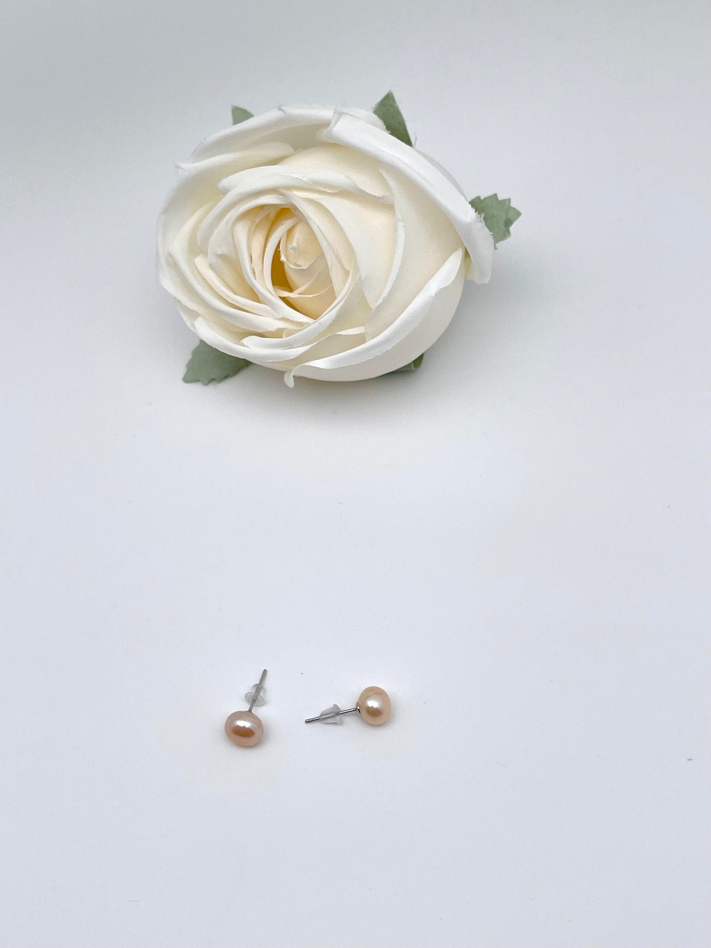 Cultural Freshwater Pearl Studs