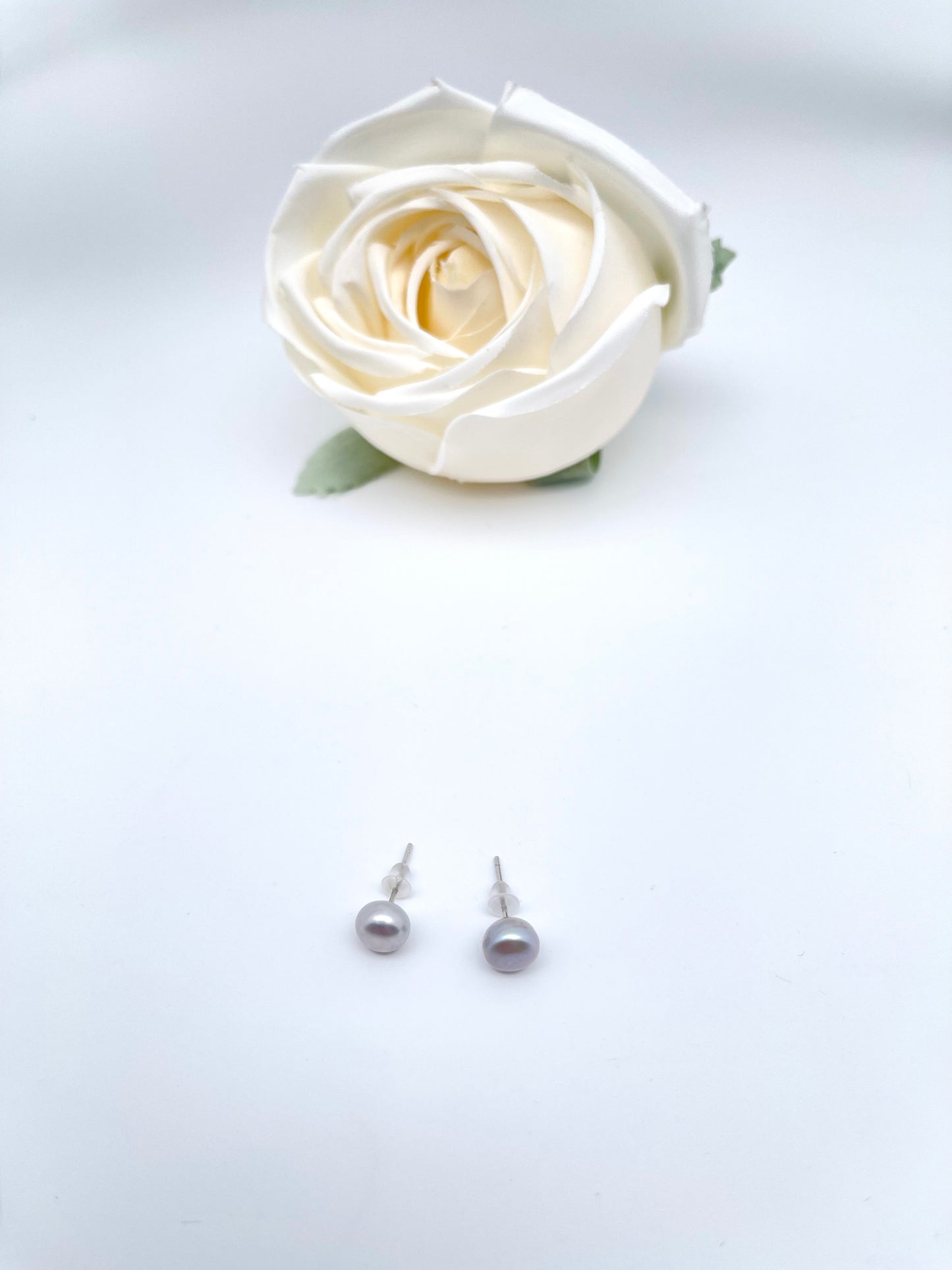 Cultural Freshwater Pearl Studs