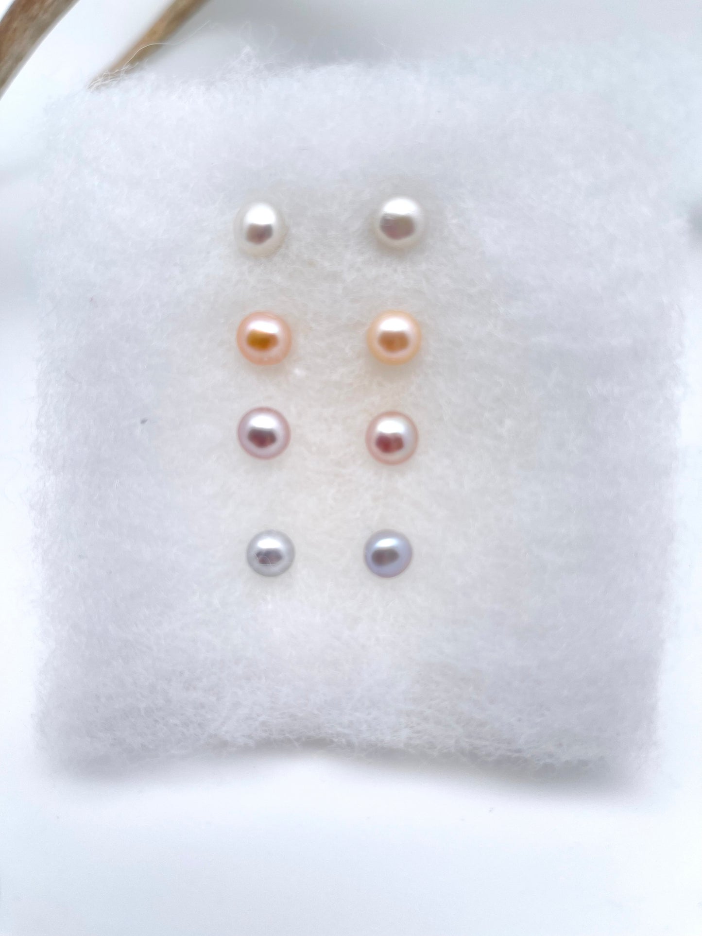 Cultural Freshwater Pearl Studs