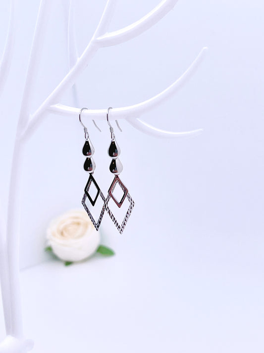 Diamond-shape Dangling Earrings