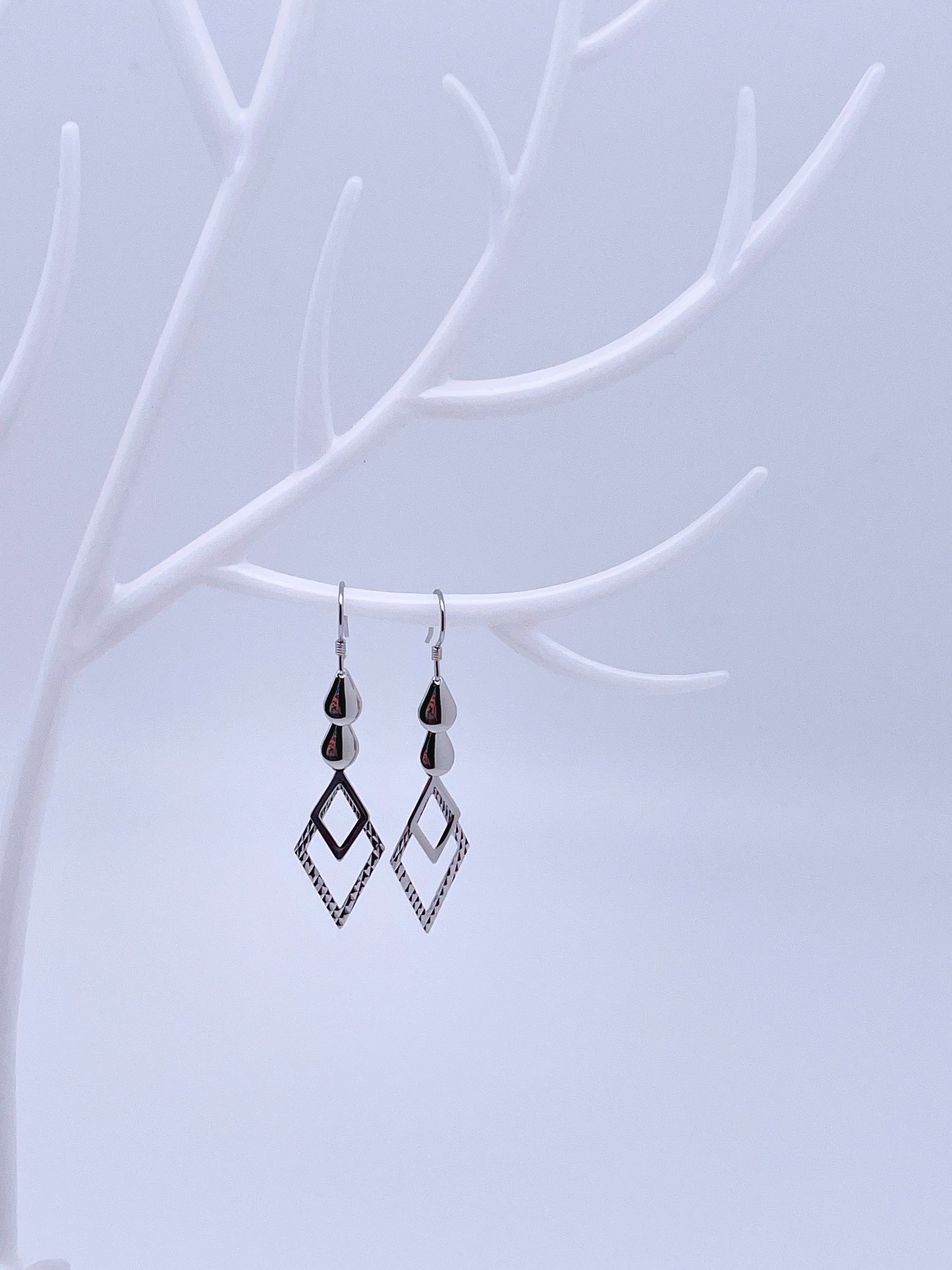 Diamond-shape Dangling Earrings